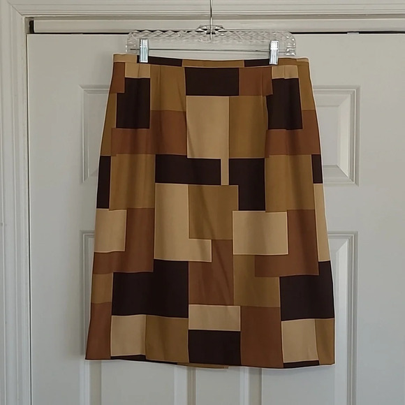 Womans Geometric Patterned Skirt - Brown and Tan - Picture 1 of 6